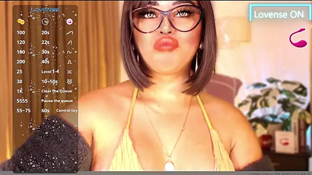 Snapshot of Thalia_Cambridge chatting on February 2025 12:11:01 AM Thalia Cambridge online show from February 2025 12:11:01 AM