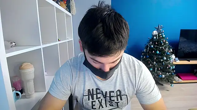Snapshot of Tomguys chatting on January 2025 01:04:02 PM Tomguys online show from January 2025 01:04:02 PM