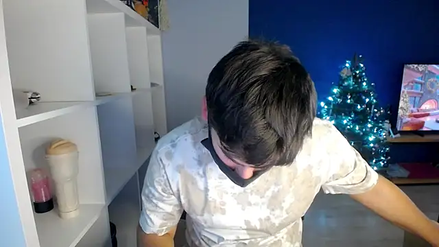 Snapshot of Tomguys chatting on January 2025 05:16:02 PM Tomguys online show from January 2025 05:16:02 PM