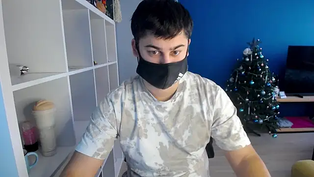 Snapshot of Tomguys chatting on January 2025 09:40:01 AM Tomguys online show from January 2025 09:40:01 AM