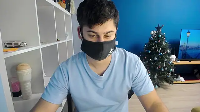 Snapshot of Tomguys chatting on January 2025 02:32:02 PM Tomguys online show from January 2025 02:32:02 PM