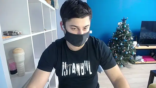 Snapshot of Tomguys chatting on January 2025 01:31:01 PM Tomguys online show from January 2025 01:31:01 PM