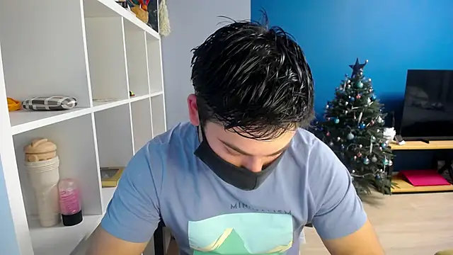 Snapshot of Tomguys chatting on January 2025 03:27:01 PM Tomguys online show from January 2025 03:27:01 PM