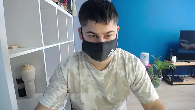 Snapshot of Tomguys chatting on February 2025 07:59:02 AM Tomguys online show from February 2025 07:59:02 AM