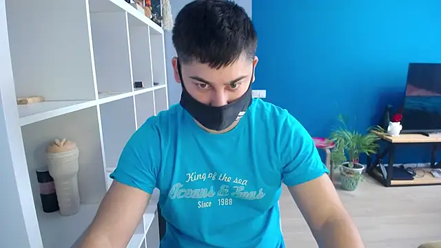 Snapshot of Tomguys chatting on February 2025 08:10:02 AM Tomguys online show from February 2025 08:10:02 AM