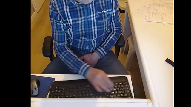 dutchpornking online show from February 2025 06:58:01 PM