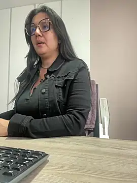 SWEETLILY18 online show from December 2024 02:04:01 PM