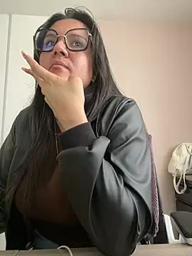 SWEETLILY18 online show from December 2024 02:27:01 PM