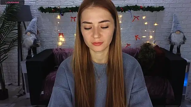 Snapshot of Adelyna_Bird chatting on December 2024 11:33:02 AM Adelyna Bird online show from December 2024 11:33:02 AM