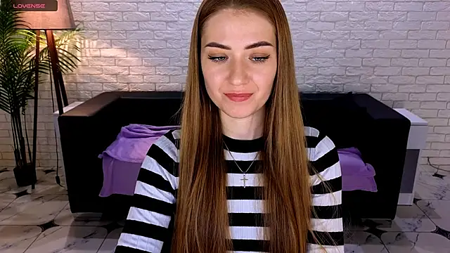 Snapshot of Adelyna_Bird chatting on March 2025 10:14:02 AM Adelyna Bird online show from March 2025 10:14:02 AM