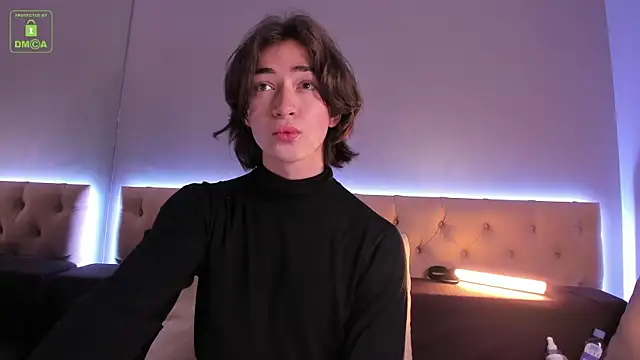 NickieRainer online show from September 2025 03:35:02 PM