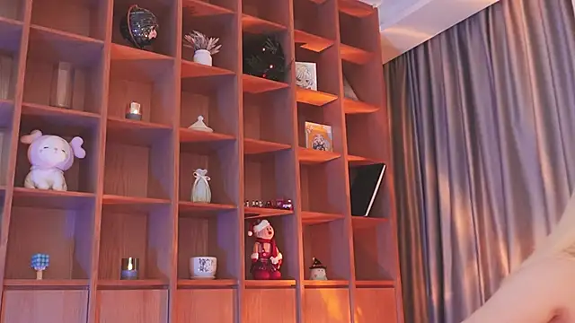 hyun chia online show from November 2025 12:57:02 AM