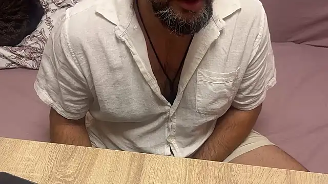 Snapshot of TigerOne19 chatting on November 2025 08:24:02 PM TigerOne19 online show from November 2025 08:24:02 PM