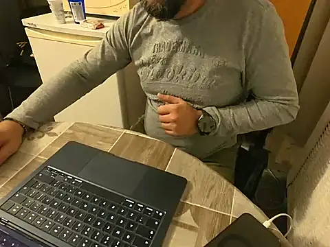 Snapshot of TigerOne19 chatting on November 2025 08:52:01 PM TigerOne19 online show from November 2025 08:52:01 PM