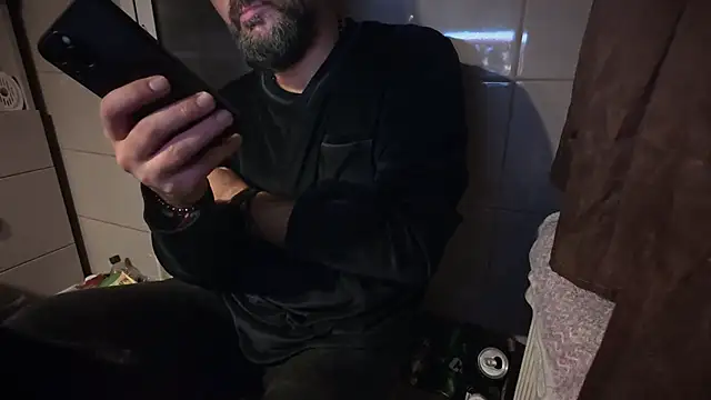 Snapshot of TigerOne19 chatting on December 2025 09:13:02 PM TigerOne19 online show from December 2025 09:13:02 PM