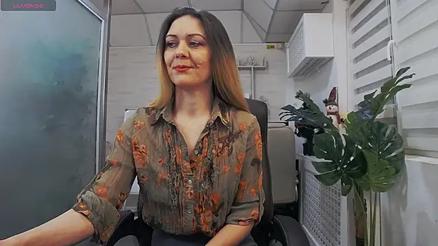 EllaMilf  online show from December 2024 01:28:01 PM