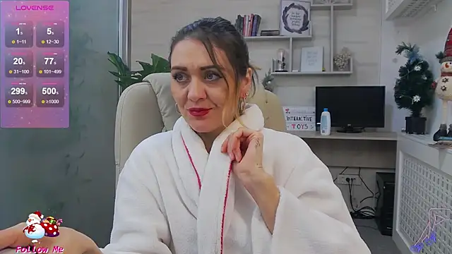 EllaMilf  online show from December 2024 10:00:01 PM