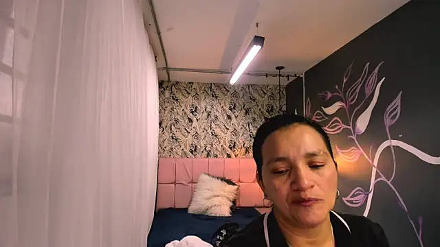 MarilynMiilf  online show from March 2025 07:18:01 PM