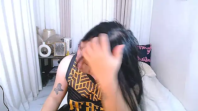 Snapshot of Mimi_Cums chatting on October 2025 01:04:02 PM Mimi Cums online show from October 2025 01:04:02 PM