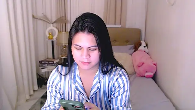 Snapshot of Mimi_Cums chatting on November 2025 04:09:01 PM Mimi Cums online show from November 2025 04:09:01 PM