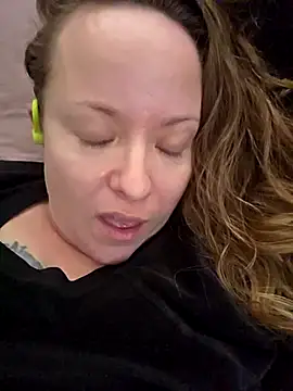 Snapshot of julimonroe chatting on March 2025 11:37:01 PM julimonroe online show from March 2025 11:37:01 PM