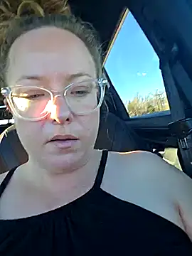 Snapshot of julimonroe chatting on March 2025 03:10:02 PM julimonroe online show from March 2025 03:10:02 PM