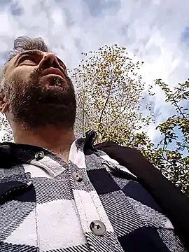 Snapshot of kevgir08 chatting on October 2025 12:15:01 PM kevgir08 online show from October 2025 12:15:01 PM