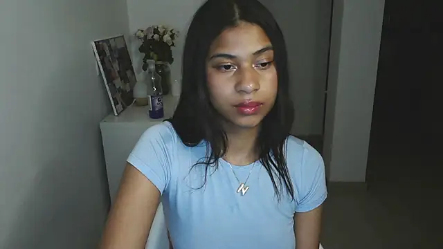 Snapshot of dark_enchantress_ chatting on January 2025 04:31:02 AM dark enchantress online show from January 2025 04:31:02 AM