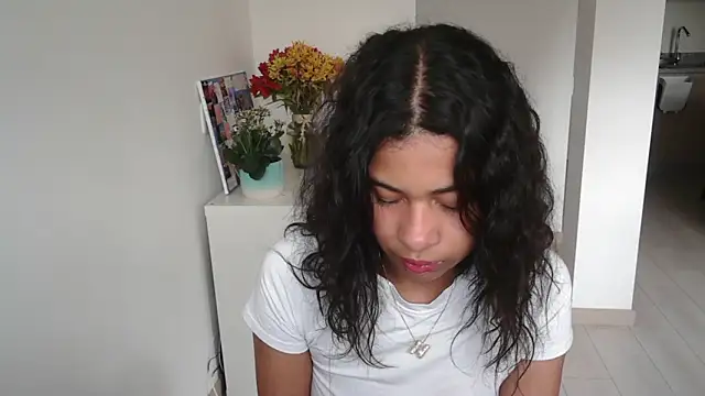 Snapshot of dark_enchantress_ chatting on January 2025 10:12:02 PM dark enchantress online show from January 2025 10:12:02 PM