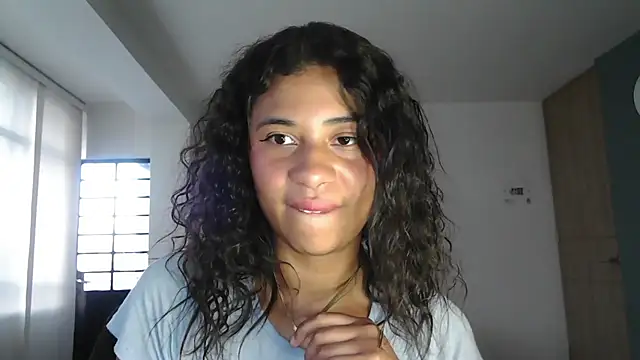 Snapshot of dark_enchantress_ chatting on October 2025 10:09:02 PM dark enchantress online show from October 2025 10:09:02 PM