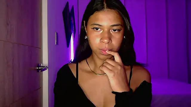 Snapshot of dark_enchantress_ chatting on October 2025 11:23:01 PM dark enchantress online show from October 2025 11:23:01 PM