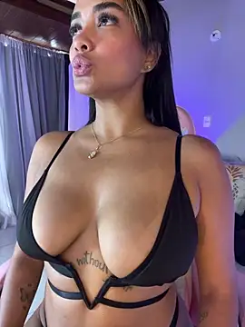 LEAH DOUUGLASS online show from January 2025 05:32:01 PM