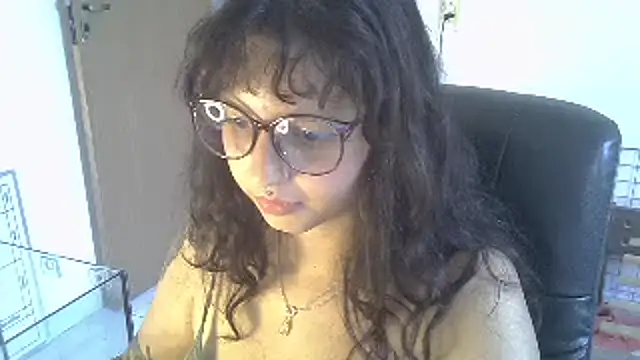Snapshot of myamillor chatting on December 2024 02:46:02 PM myamillor online show from December 2024 02:46:02 PM