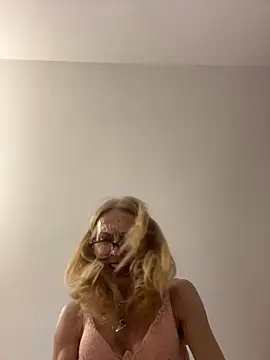 adella13 online show from January 2025 11:43:01 PM