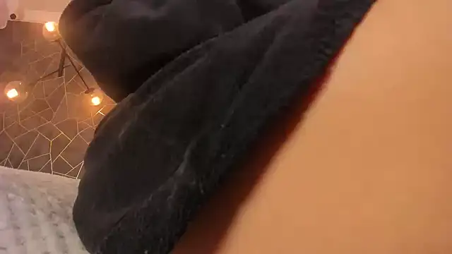 dayra angels online show from October 2025 08:07:02 PM