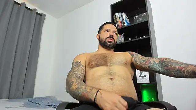 Snapshot of Pierre_Vidal chatting on January 2025 01:33:02 PM Pierre Vidal online show from January 2025 01:33:02 PM