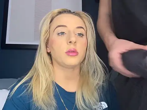 Strongqueen online show from February 2025 08:43:02 PM