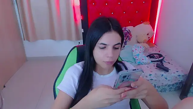 Snapshot of _elenna chatting on December 2024 05:31:01 PM elenna online show from December 2024 05:31:01 PM
