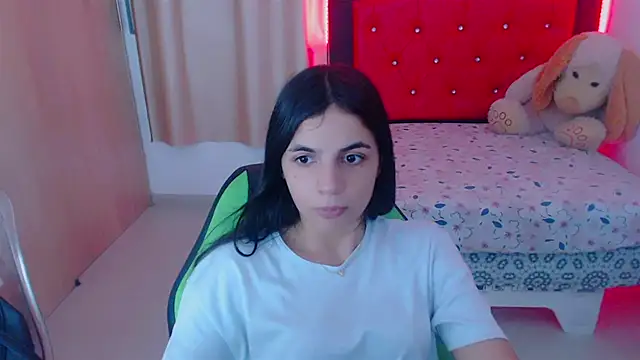Snapshot of _elenna chatting on December 2024 10:30:01 PM elenna online show from December 2024 10:30:01 PM