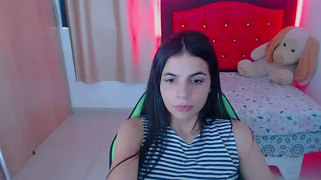 Snapshot of _elenna chatting on December 2024 08:25:02 PM elenna online show from December 2024 08:25:02 PM