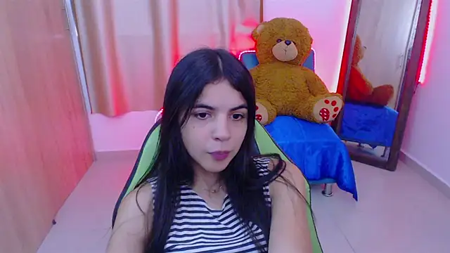 Snapshot of _elenna chatting on February 2025 05:51:01 PM elenna online show from February 2025 05:51:01 PM
