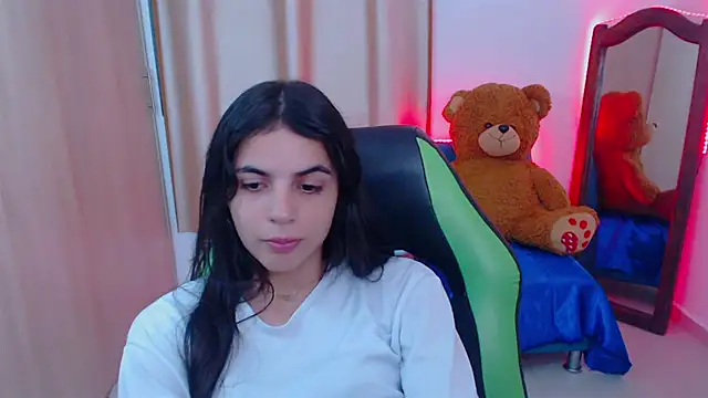 Snapshot of _elenna chatting on February 2025 12:16:01 AM elenna online show from February 2025 12:16:01 AM