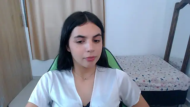 Snapshot of _elenna chatting on March 2025 11:37:01 PM elenna online show from March 2025 11:37:01 PM