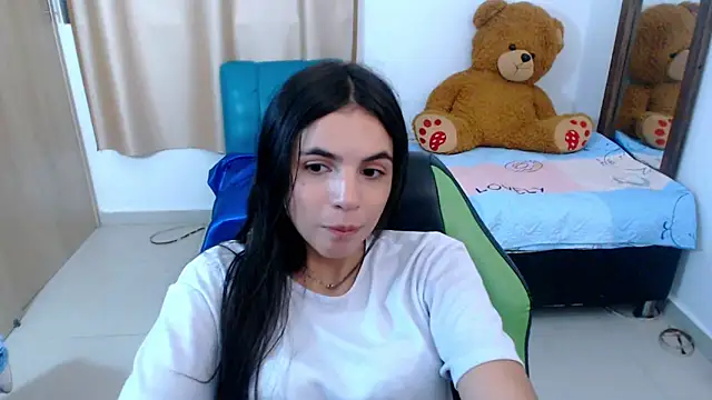 Snapshot of _elenna chatting on March 2025 11:32:02 PM elenna online show from March 2025 11:32:02 PM