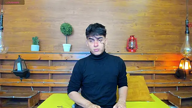 noahot08 online show from January 2025 07:35:01 PM
