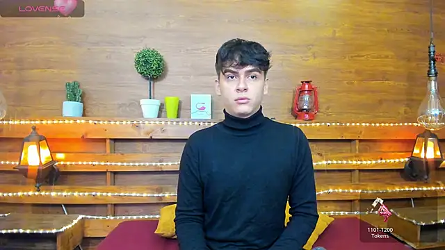 noahot08 online show from January 2025 11:56:01 AM