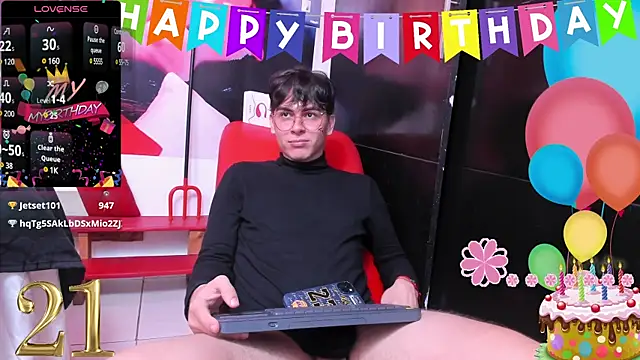noahot08 online show from February 2025 01:55:01 AM
