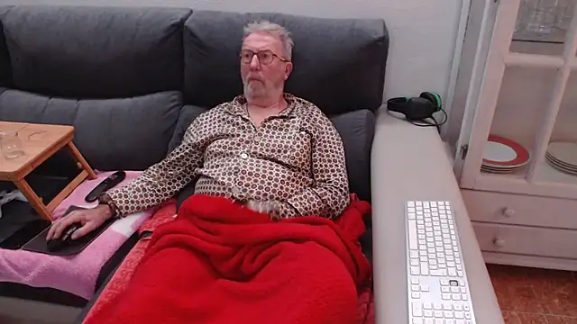 Nudelschwanz online show from December 2024 06:59:02 PM
