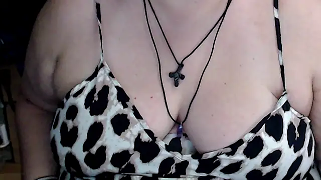 Snapshot of mayasmith chatting on November 2025 07:25:02 AM mayasmith online show from November 2025 07:25:02 AM