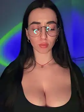 Snapshot of Emylia chatting on November 2025 09:41:02 PM Emylia online show from November 2025 09:41:02 PM